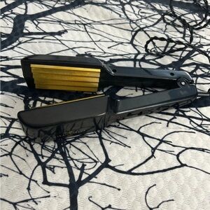 Black and Gold Crimper